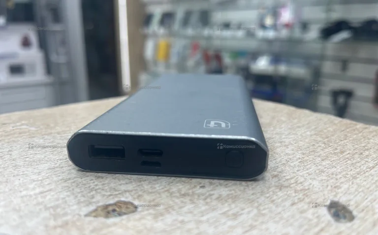 U700 павербанк