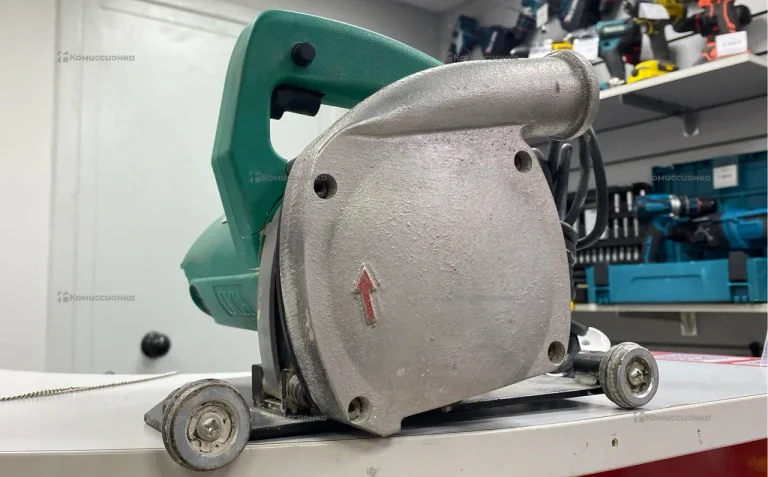 Электрическая машина для пазования пола из ПВХ