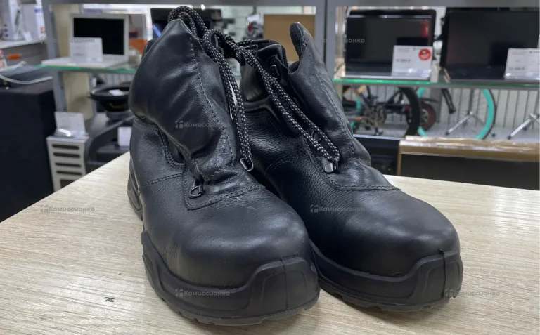 Ботинки зимние 43р