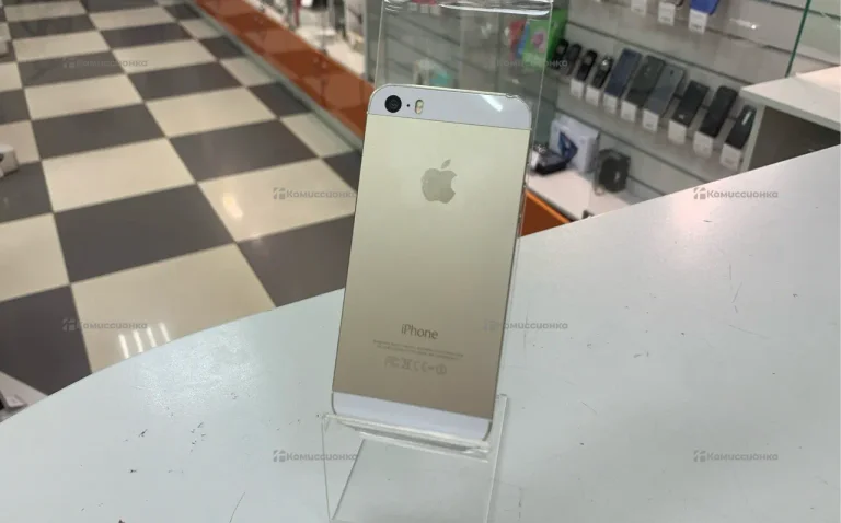 Apple iPhone 5S 32Gb белый