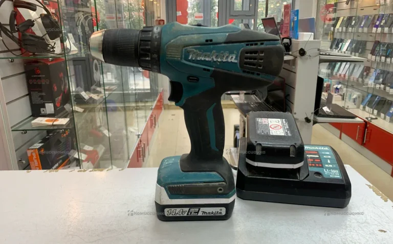 Дрель-шуруповерт makita DF457DWE