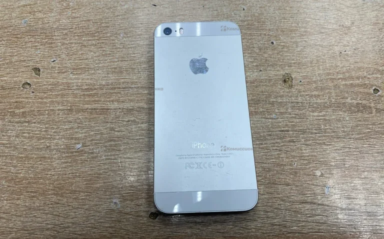 Apple iPhone 5s 1/16 ГБ