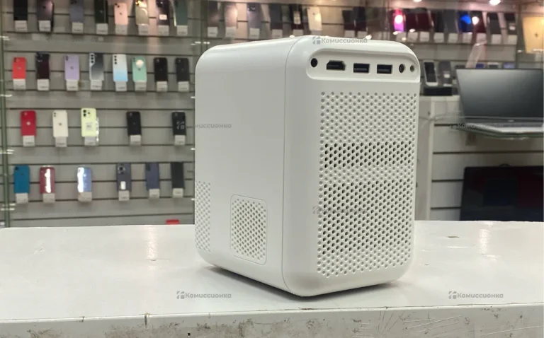 Проектор  8k white