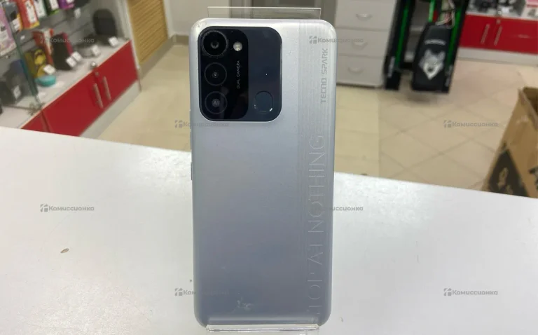 Tecno Spark 8C 4/64 ГБ