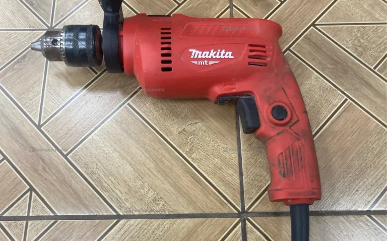 Дрель makita M0801