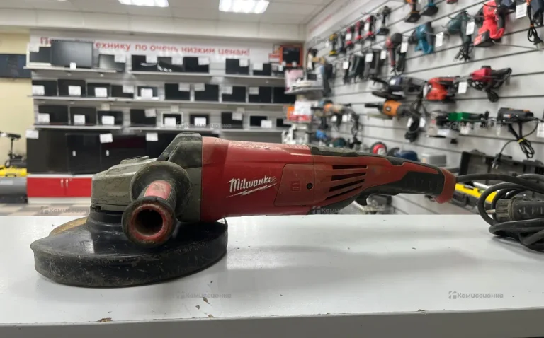 УШМ Milwaukee AGV 22-230 E