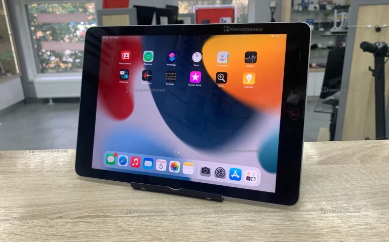 Планшет Apple iPad (2018) 32Gb Wi-Fi