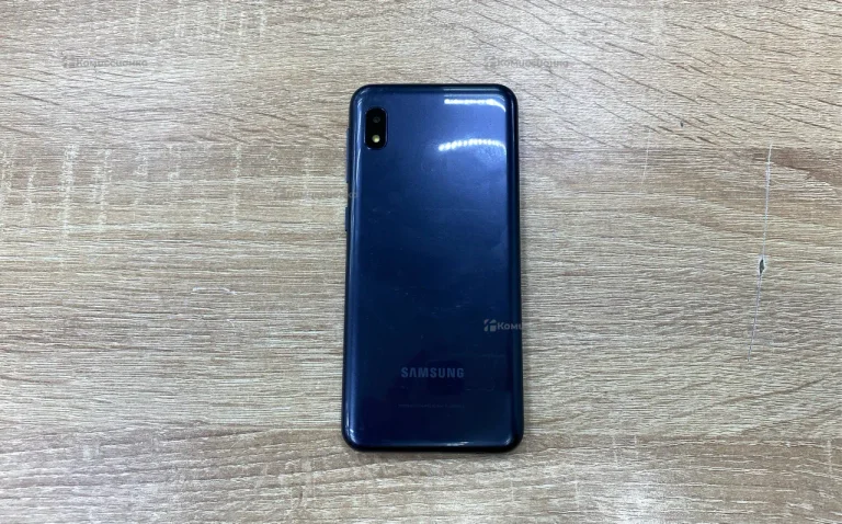 Samsung Galaxy A10e 2/32 ГБ