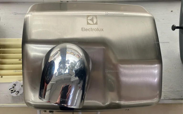 Электросушитель для рук Electrolux