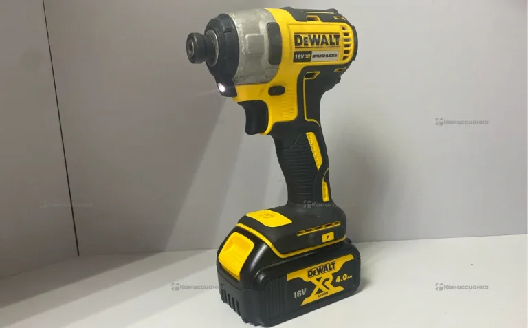 Шуруповерт DeWalt DCF787N