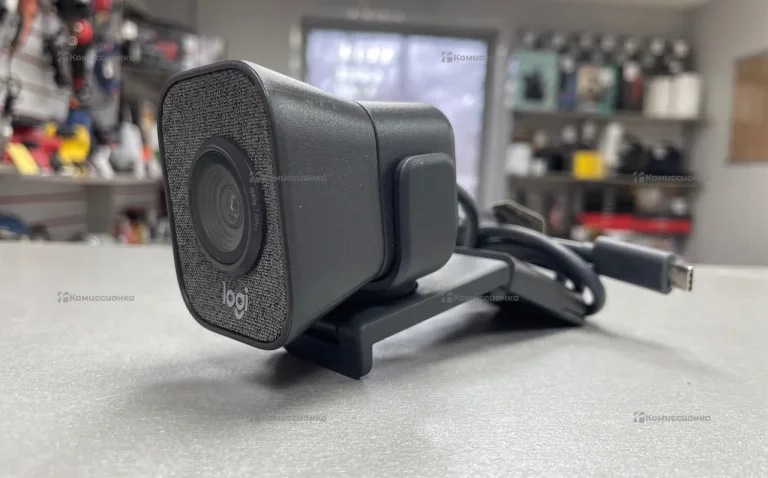 Web-камера Logitech StreamCam