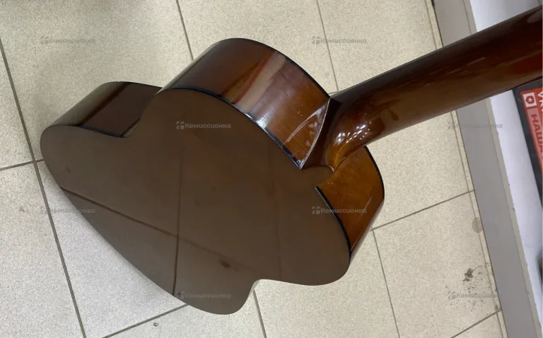 ПолуАкустика Yamaha CM40