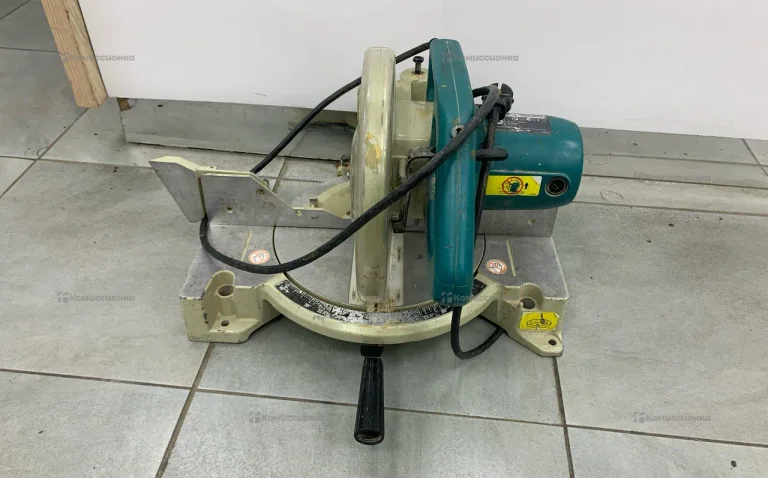 Торцовочная пила Makita LS 1040