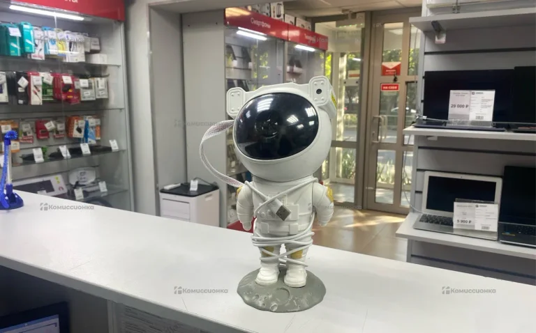 Светильник космонавт