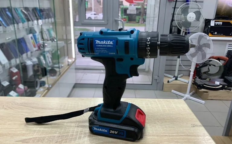 дрель-шуруповерт Makita 26v с набором