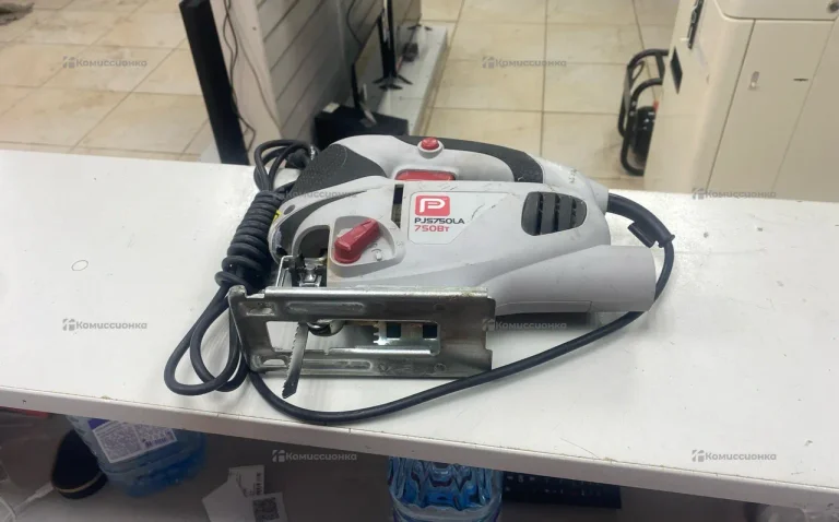 Лобзик Perfomance Power PJS750LA