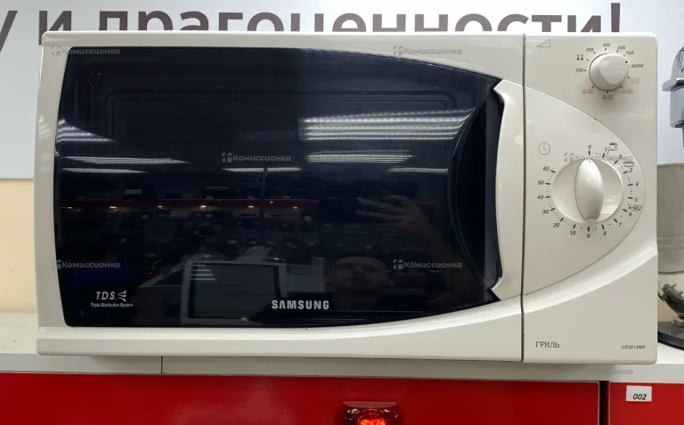 Микроволновая печь Samsung CE2814NR