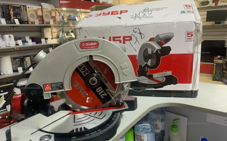 Торцовочная пила ЗУБР ЗПТ-210-1400 л