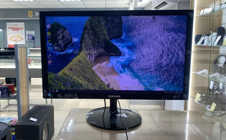 Монитор Samsung LS24C350BL