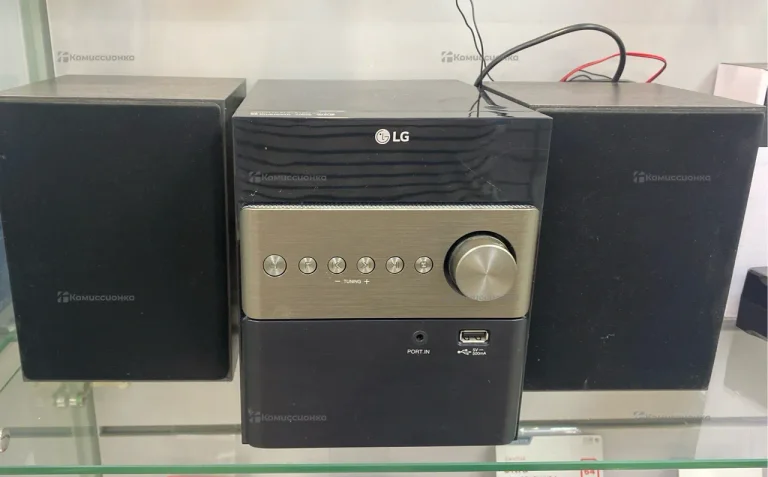 Музыкальный центр LG CM1560