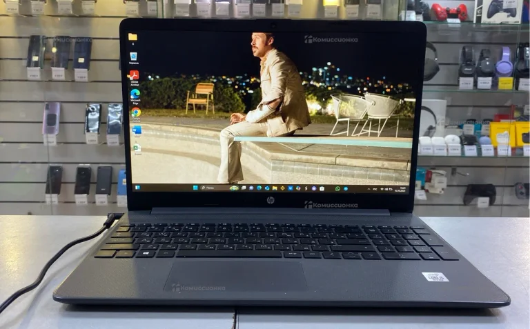 Ноутбук HP 15s-fq1028ur