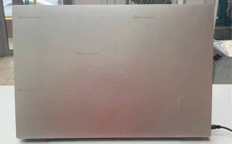 Ноутбук  Dexp Aqulion