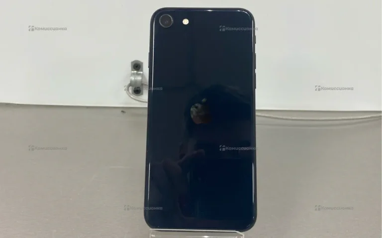 Apple iPhone SE (2022) 4/64 ГБ