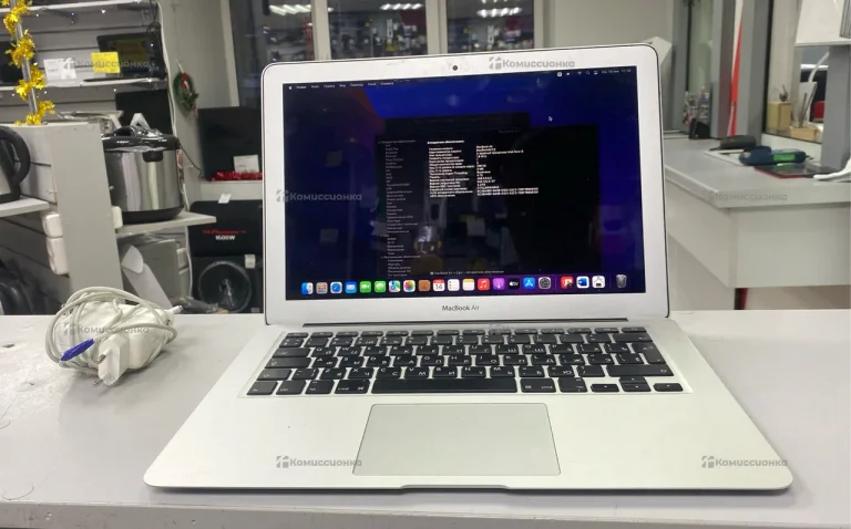 Apple macbook 13inch 2015