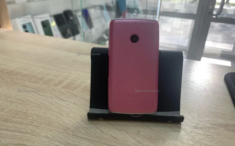 Телефон LG Lite T300
