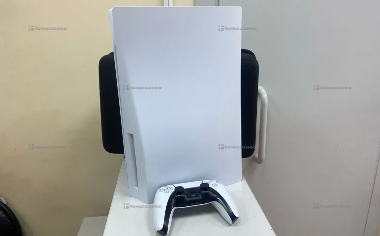 Приставка PS5 с дисководом.