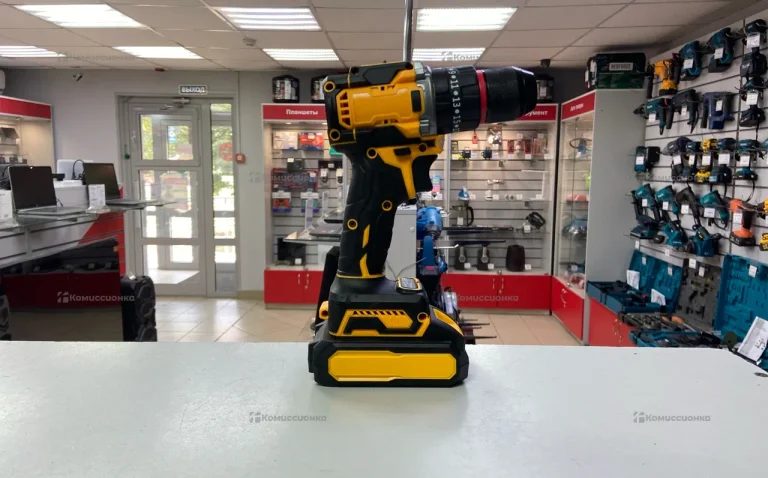 Шуруповерт Dewalt б/щ
