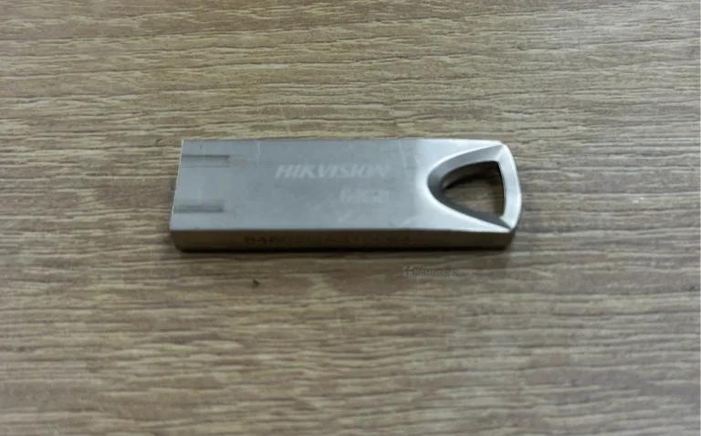 Флешка Hikvision 64gb