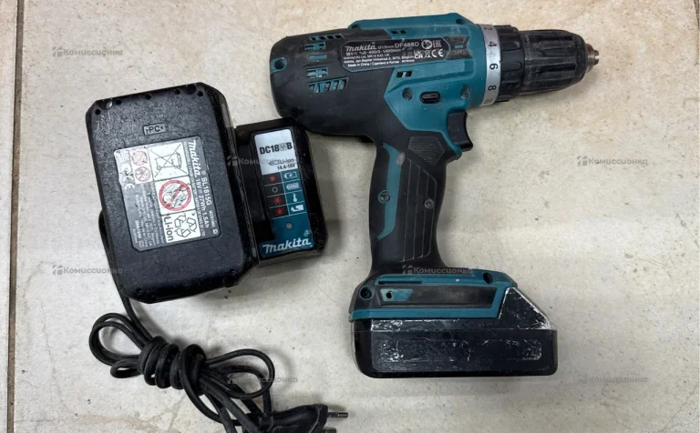 Аккумуляторная дрель-шуруповерт Makita DF488DWE
