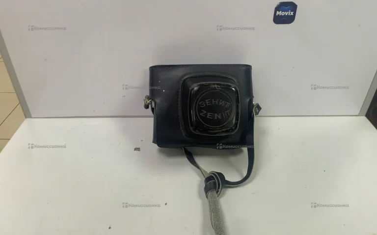 Фотоаппарат Зенит Е с объективом Helios 44-2
