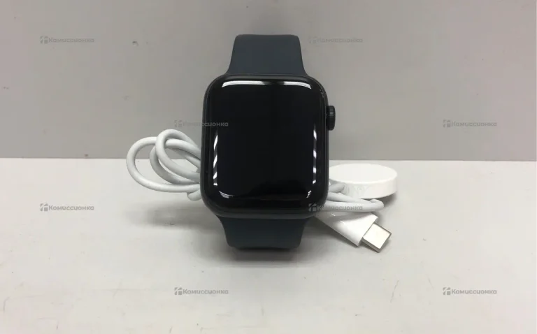 Часы  Apple Watch SE Gen 2 44mm