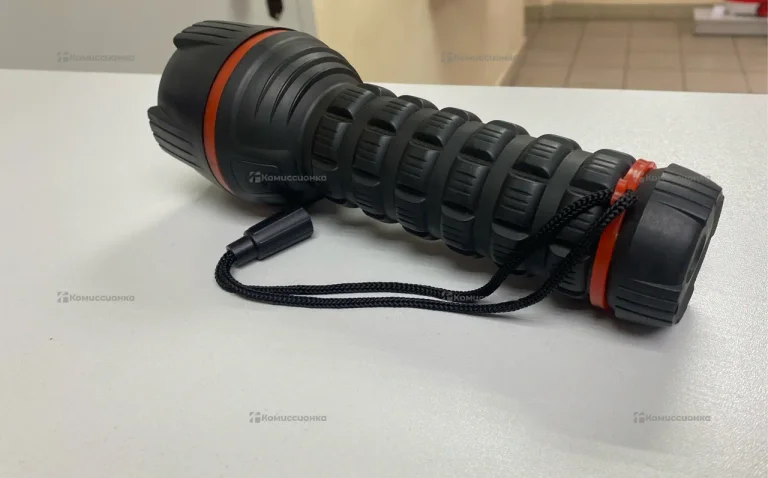 Фонарик черный