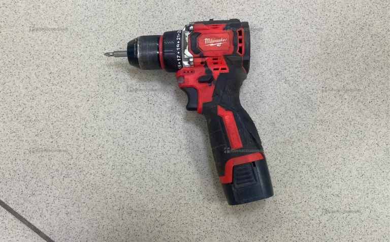 шуруповерт Milwaukee 16,8v