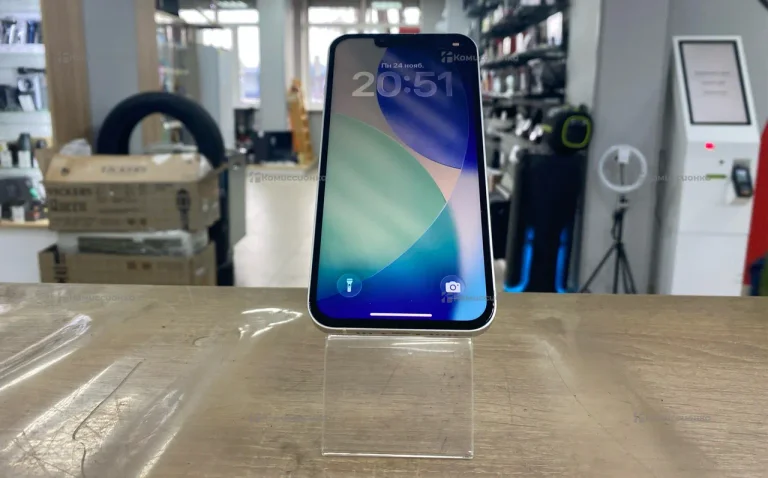 Apple iPhone 13 4/128 ГБ