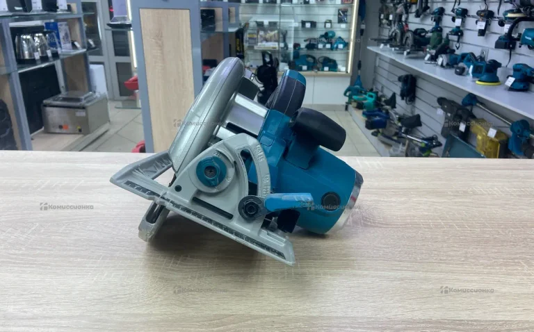 Дисковая пила Makita 5008MG