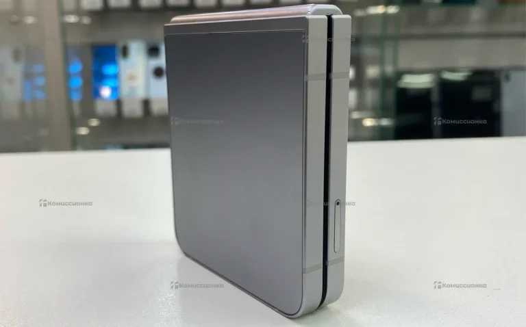 Samsung Galaxy Z Flip6 12/256 ГБ