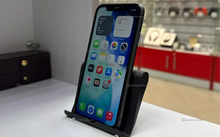 Apple iPhone 11 4/64 ГБ