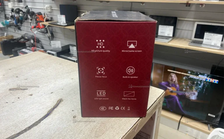 Проектор  luckyroad x8