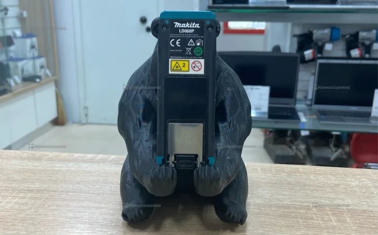 Лазерный дальномер Makita LD060P