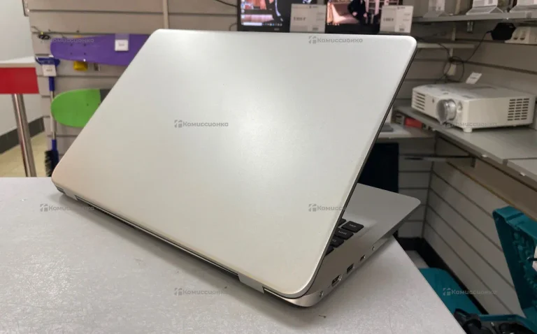 Ноутбук  Maibenben MaiBook M