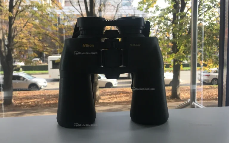 Бинокль Nikon A211 10x50