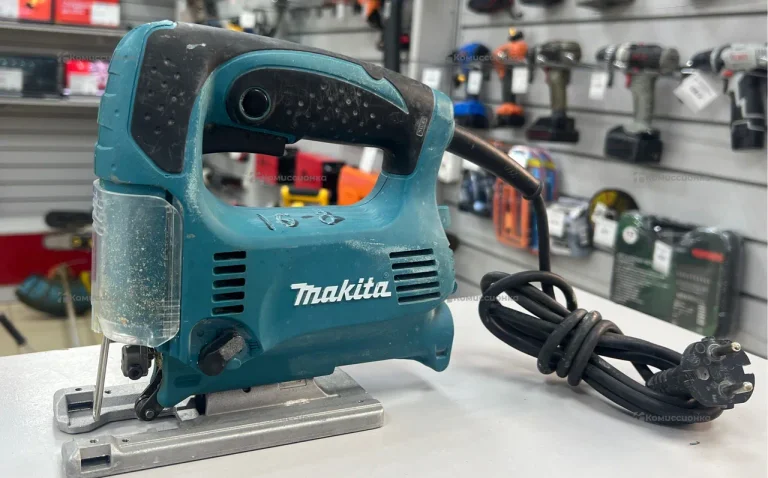 Электролобзик Makita 4329