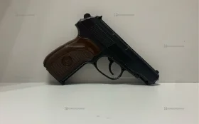 страйкбольный пистолет