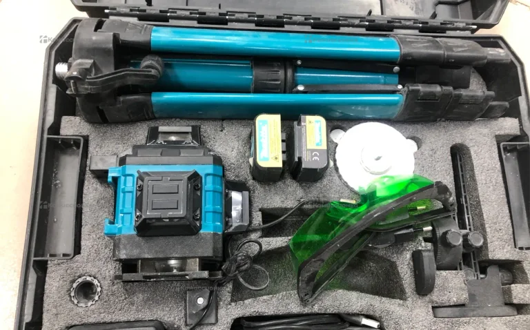 лазерный уровень Makita rep с треногой