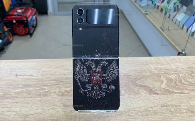 Samsung Galaxy Z Flip4 8/256 ГБ