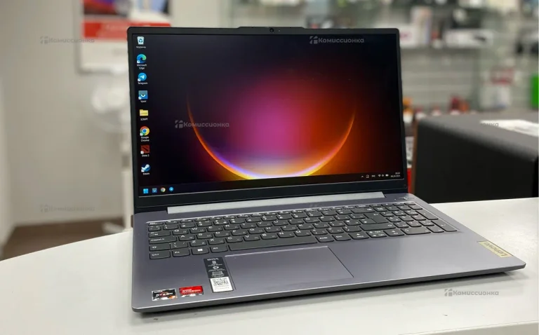 Ноутбук  Lenovo IdeaPad Slim 3 15AMN8